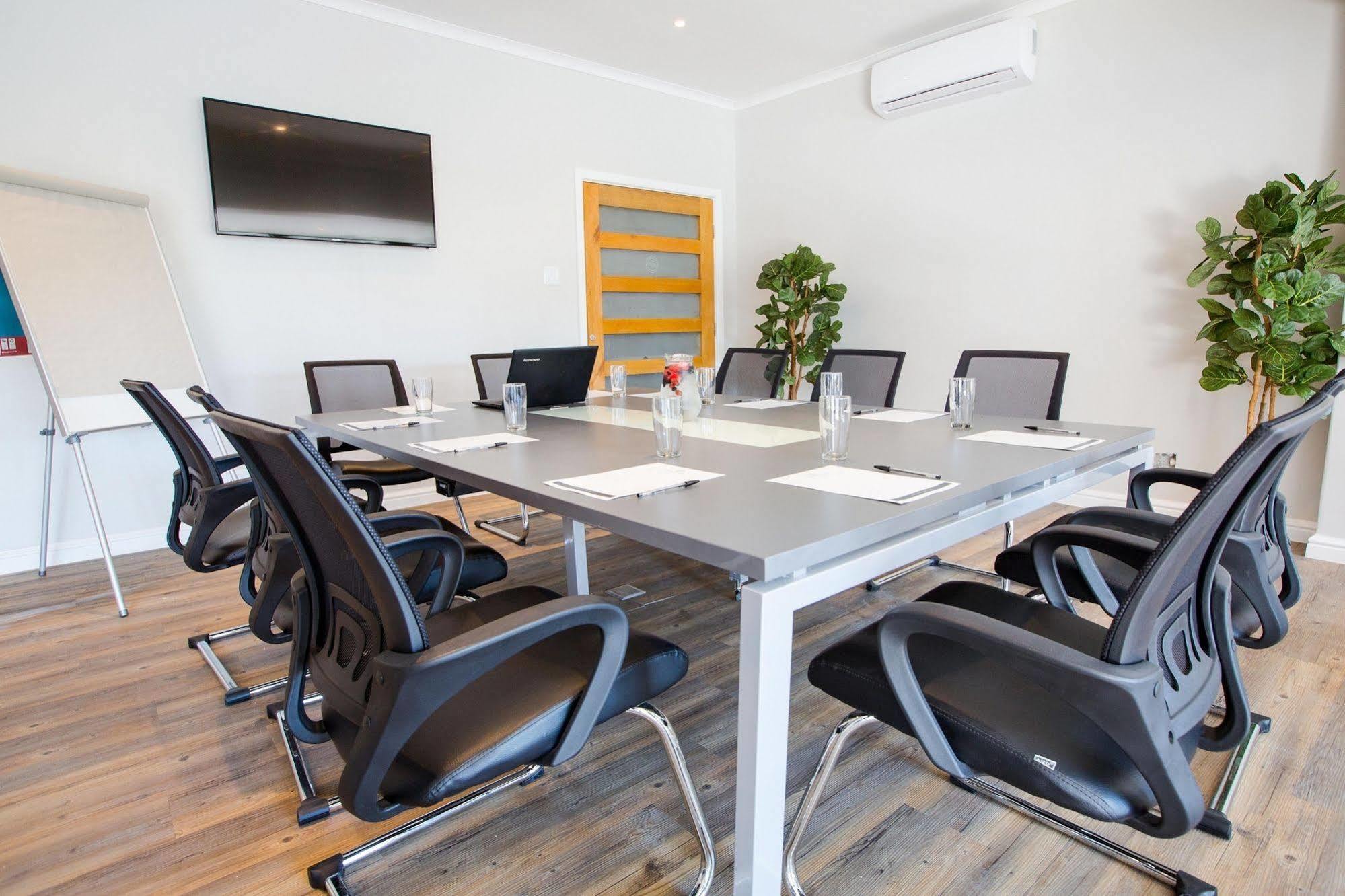Hotel New National And Conference Parow
