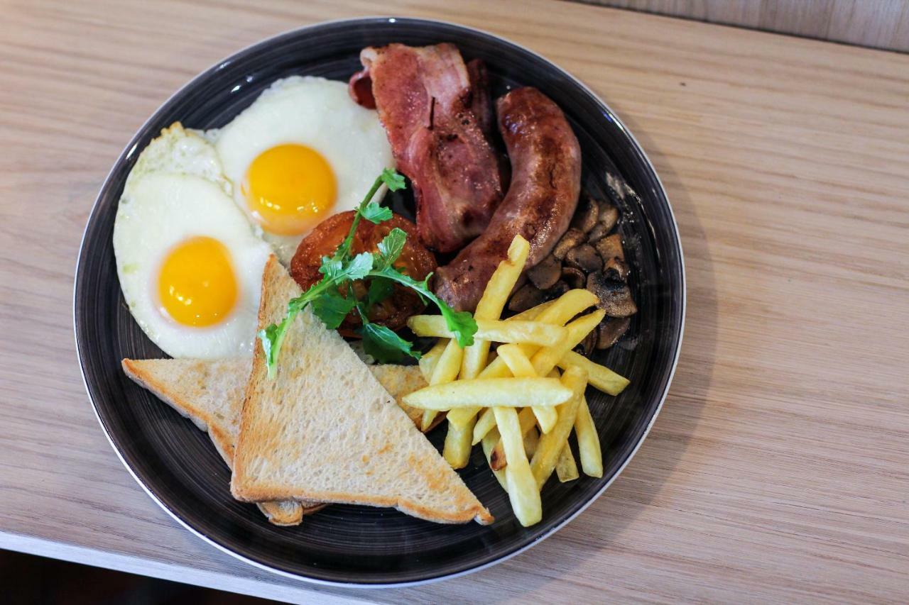 New National And Conference Hotel Parow